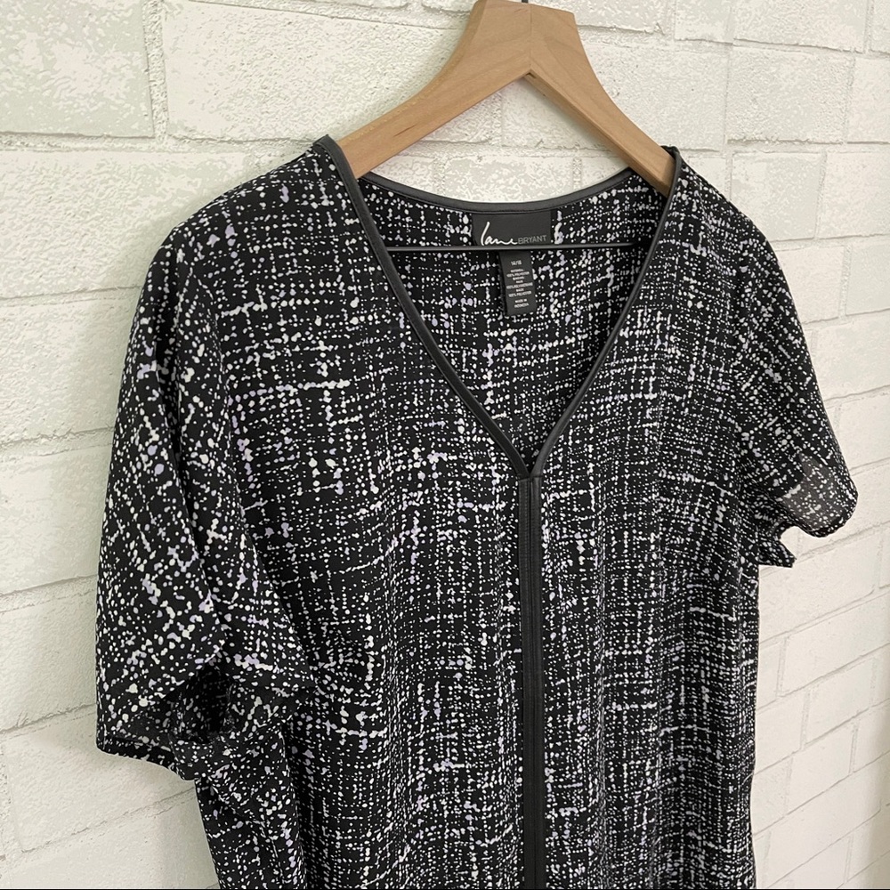 LANE BRYANT Black Spatter Pattern Leather Trim Hi-Low V-Neck Top - Picture 8 of 12